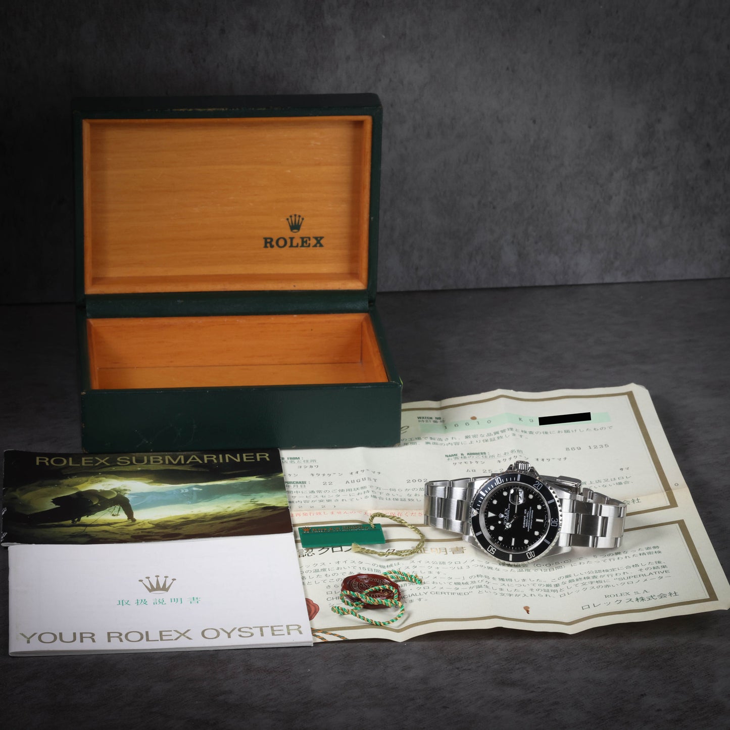 Preowned vintage Rolex Submariner Date 16610 40mm 2001 Box & Papers | Crown Vintage Watches