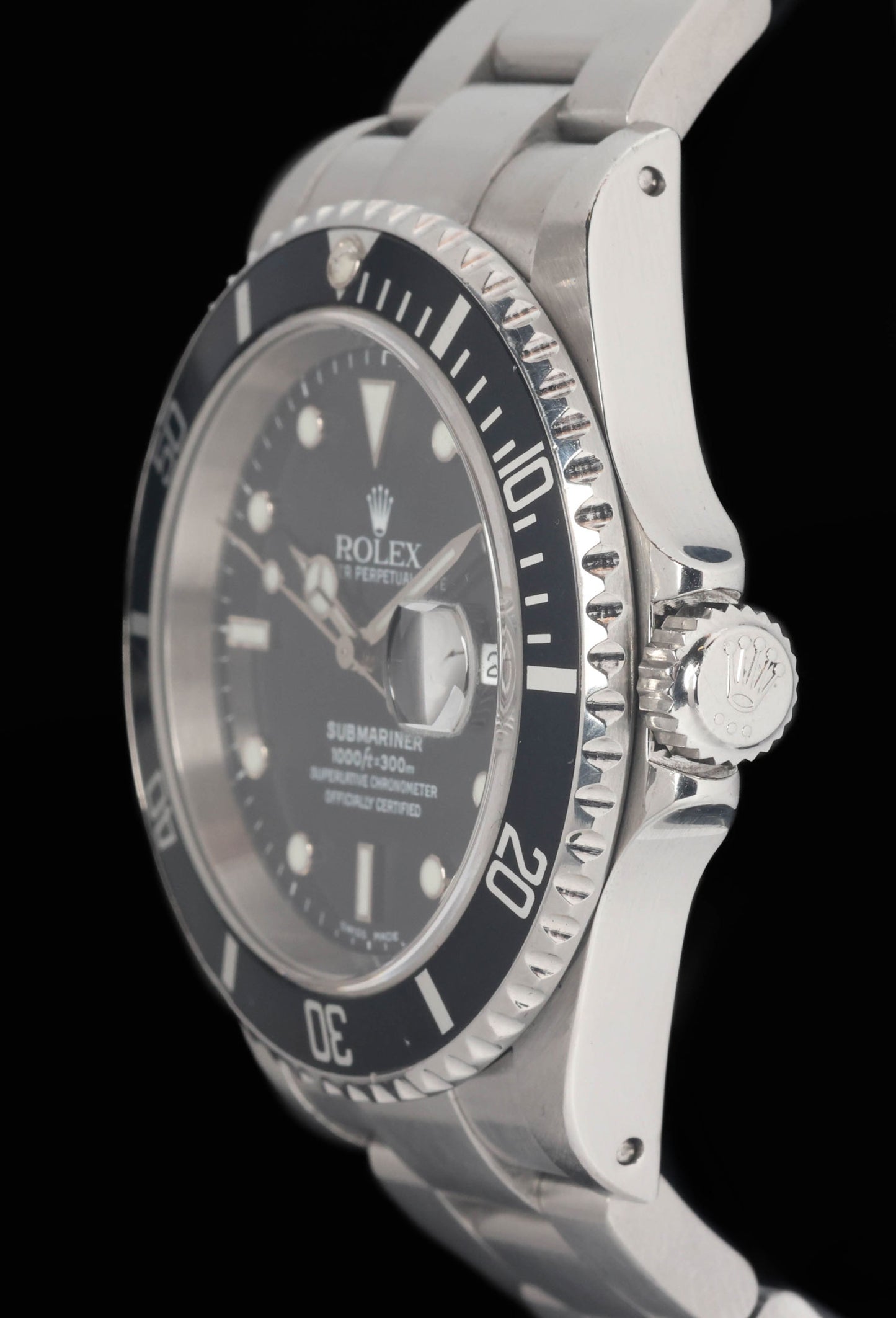 Preowned vintage Rolex Submariner Date 16610 40mm 2001 Box & Papers | Crown Vintage Watches