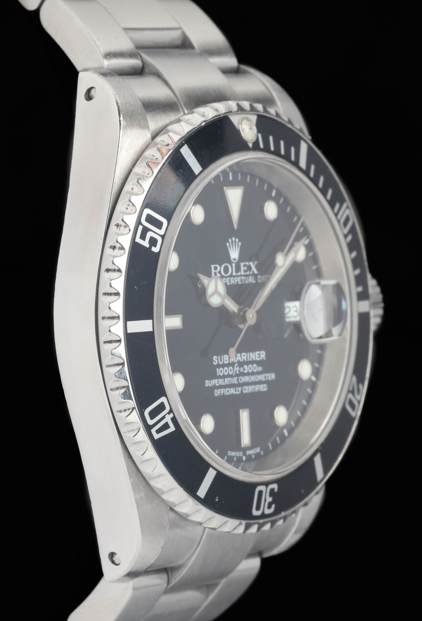 Preowned vintage Rolex Submariner Date 16610 40mm 2001 Box & Papers | Crown Vintage Watches