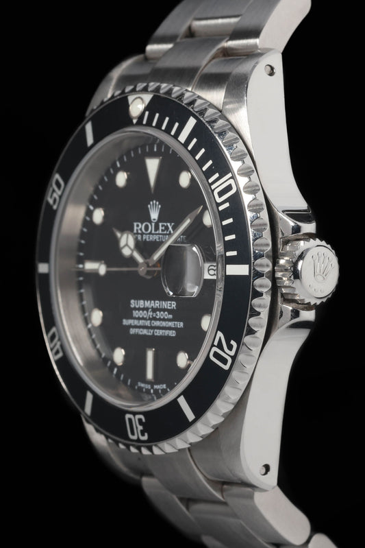 Preowned vintage Rolex Submariner Date 16610 40mm 2002 Full Set | Crown Vintage Watches