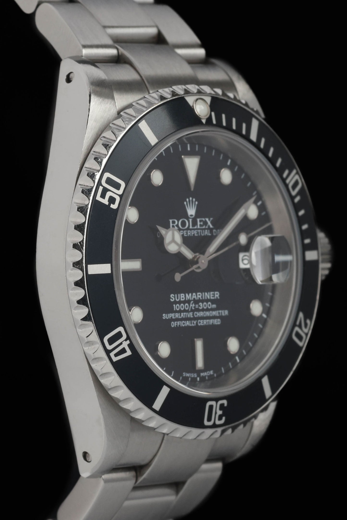 Preowned vintage Rolex Submariner Date 16610 40mm 2002 Full Set | Crown Vintage Watches