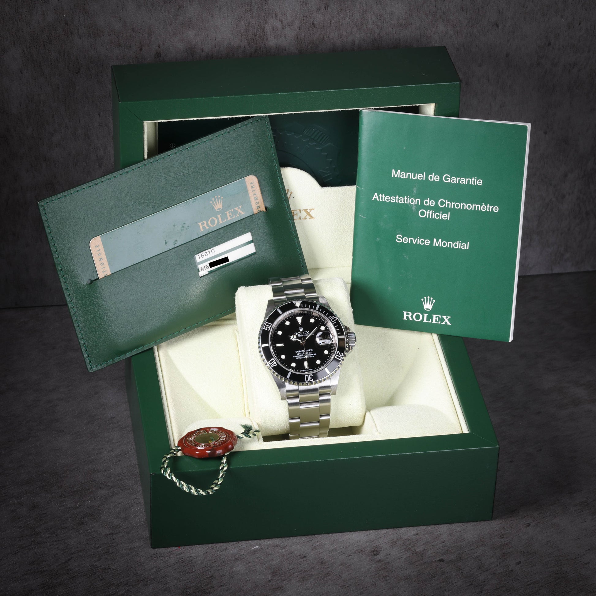 Preowned vintage Rolex Submariner Date 16610 40mm 2010 Box & Papers | Crown Vintage Watches