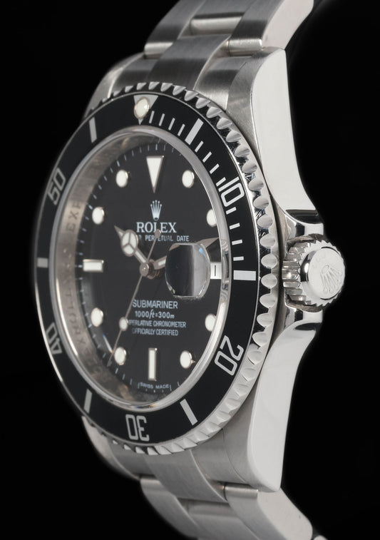 Pre-owned vintage Rolex Submariner Date 16610 ‘Engraved Rehaut’ 40mm 2008 | Crown Vintage Watches