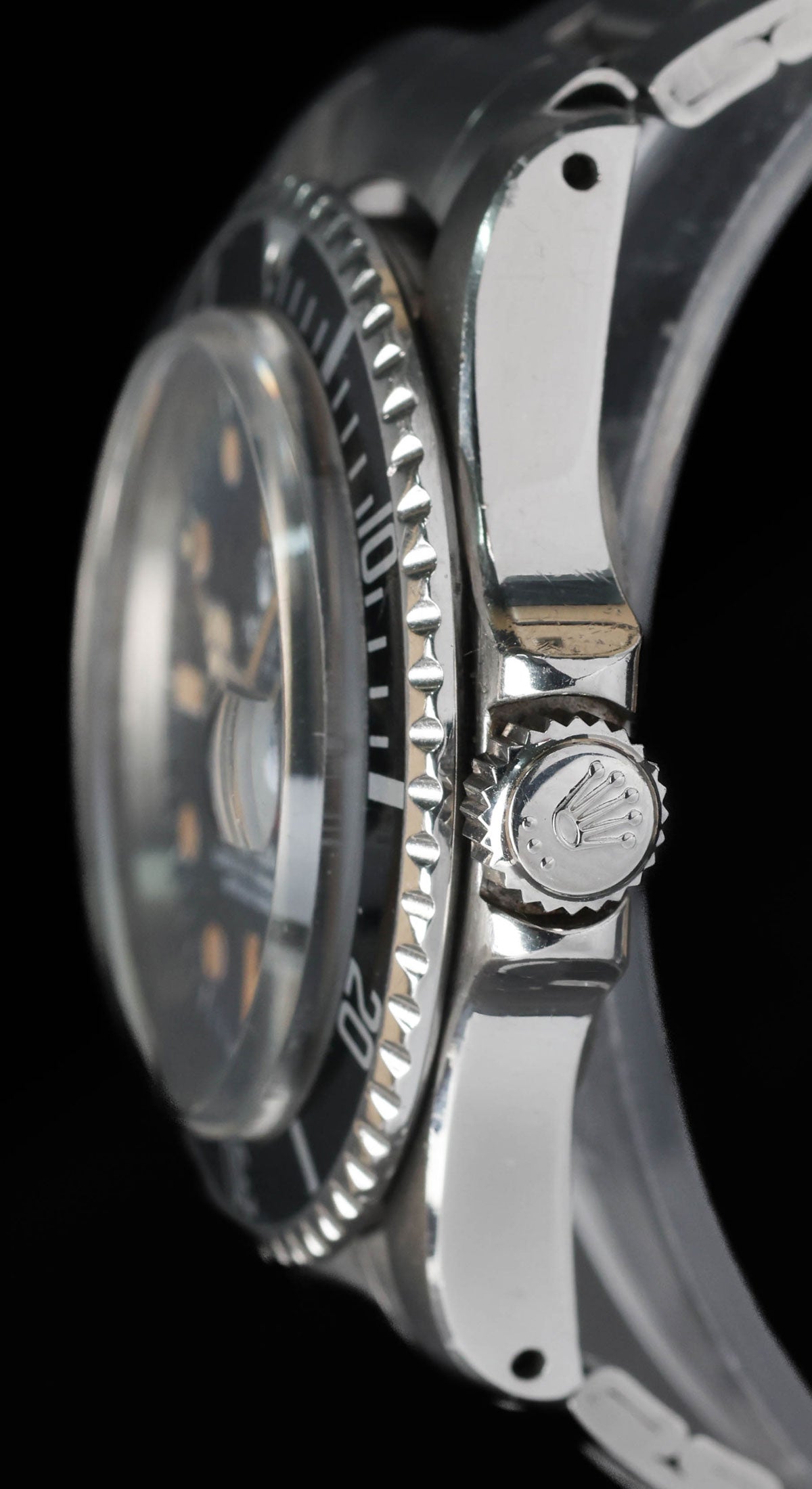 Pre-owned vintage Rolex Submariner Date 1680 'Red' 40MM 1973 | Crown Vintage Watches
