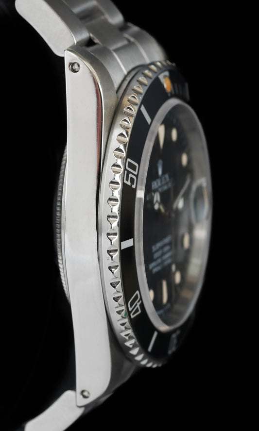 Pre-owned vintage Rolex Submariner Date 16800 40MM 1985 | Crown Vintage Watches
