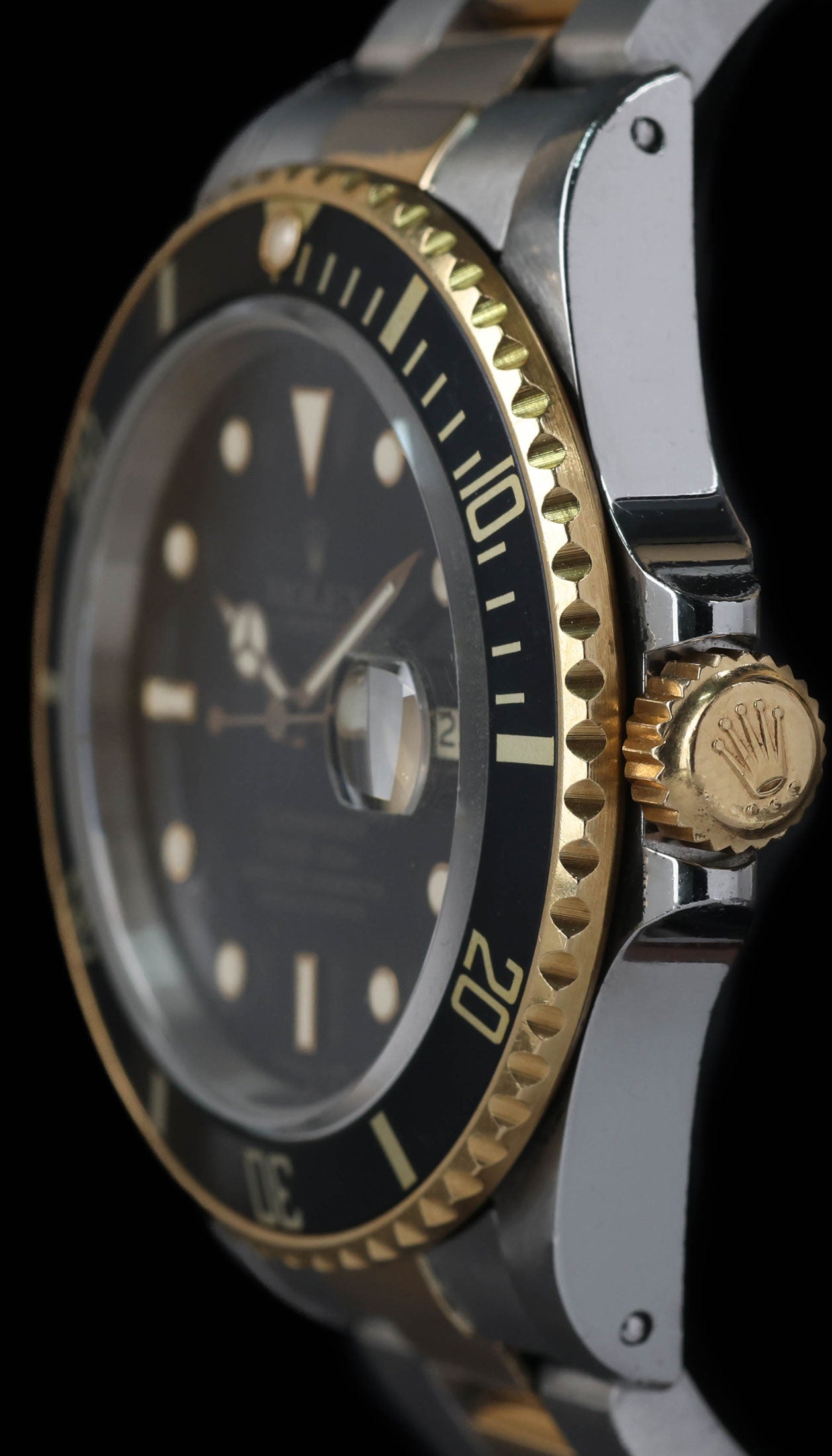 Pre-owned vintage Rolex Submariner Two-Tone Tropical Stardust 16803 40mm 1988 | Crown Vintage Watches