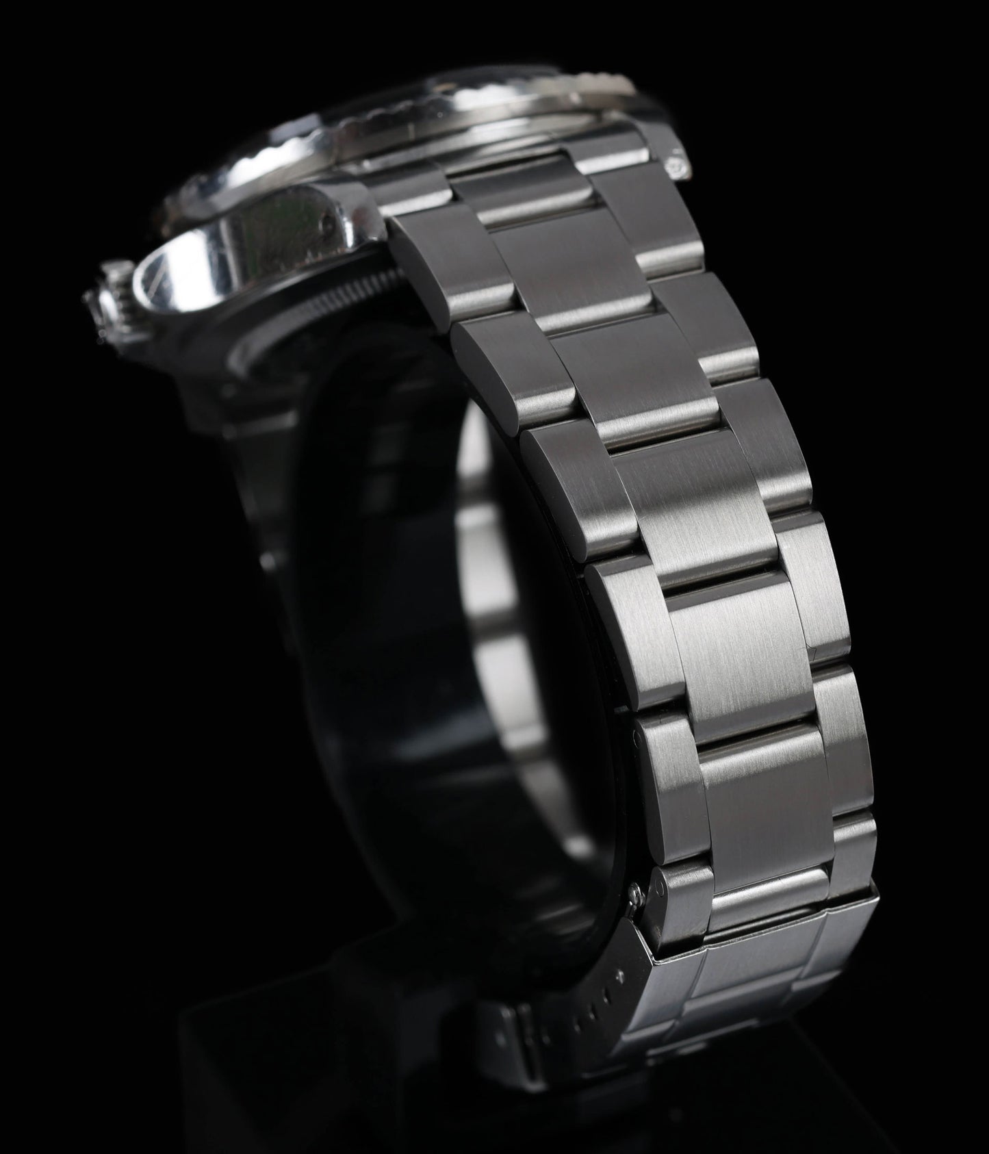 Rolex Sea-Dweller 'Double Red' 40MM MK III 1665 | 1974 | Crown Vintage Watches