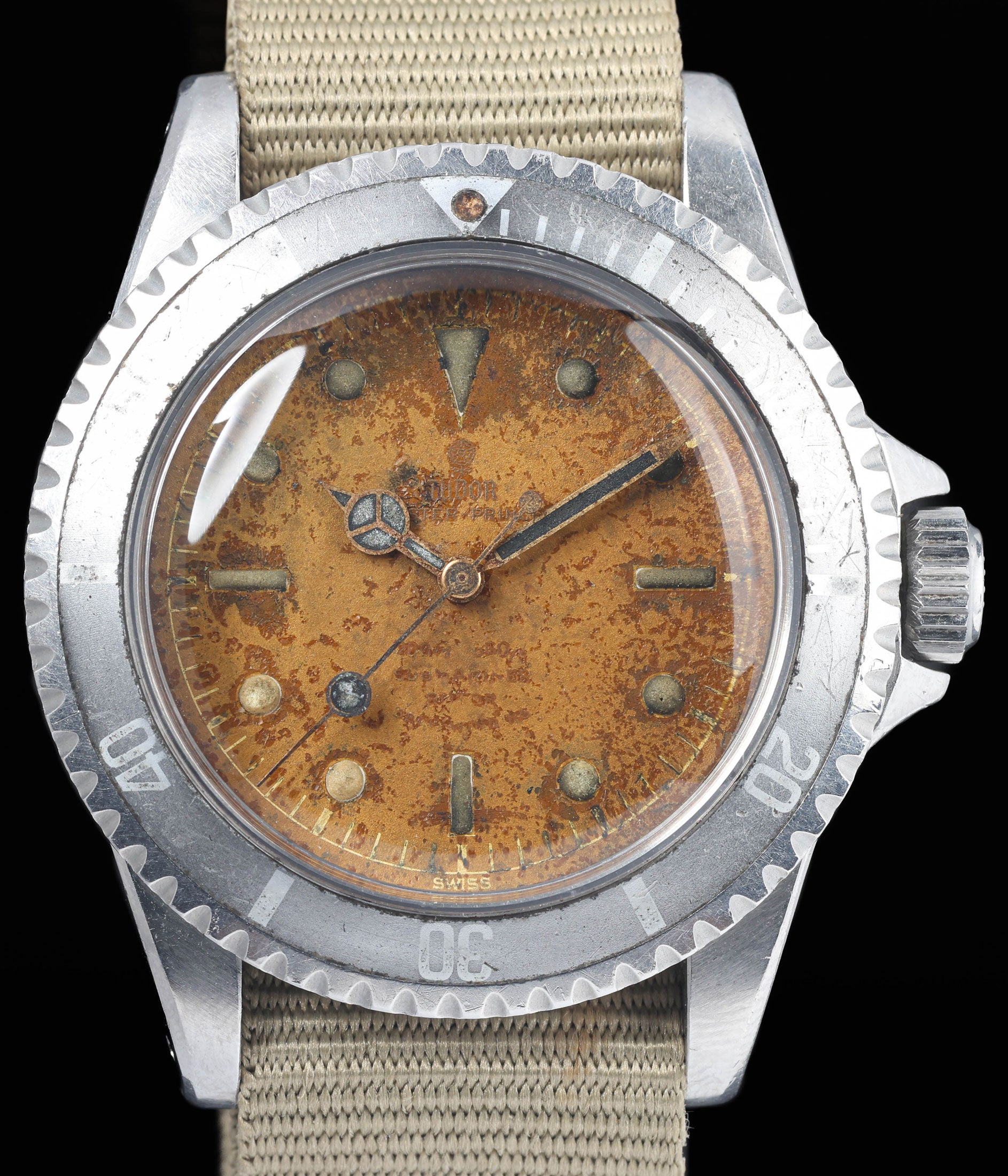 Preowned vintage Tudor Submariner Oyster-Prince 7928 'Tropical' Eagle Beak 40MM 1960 | Crown Vintage Watches