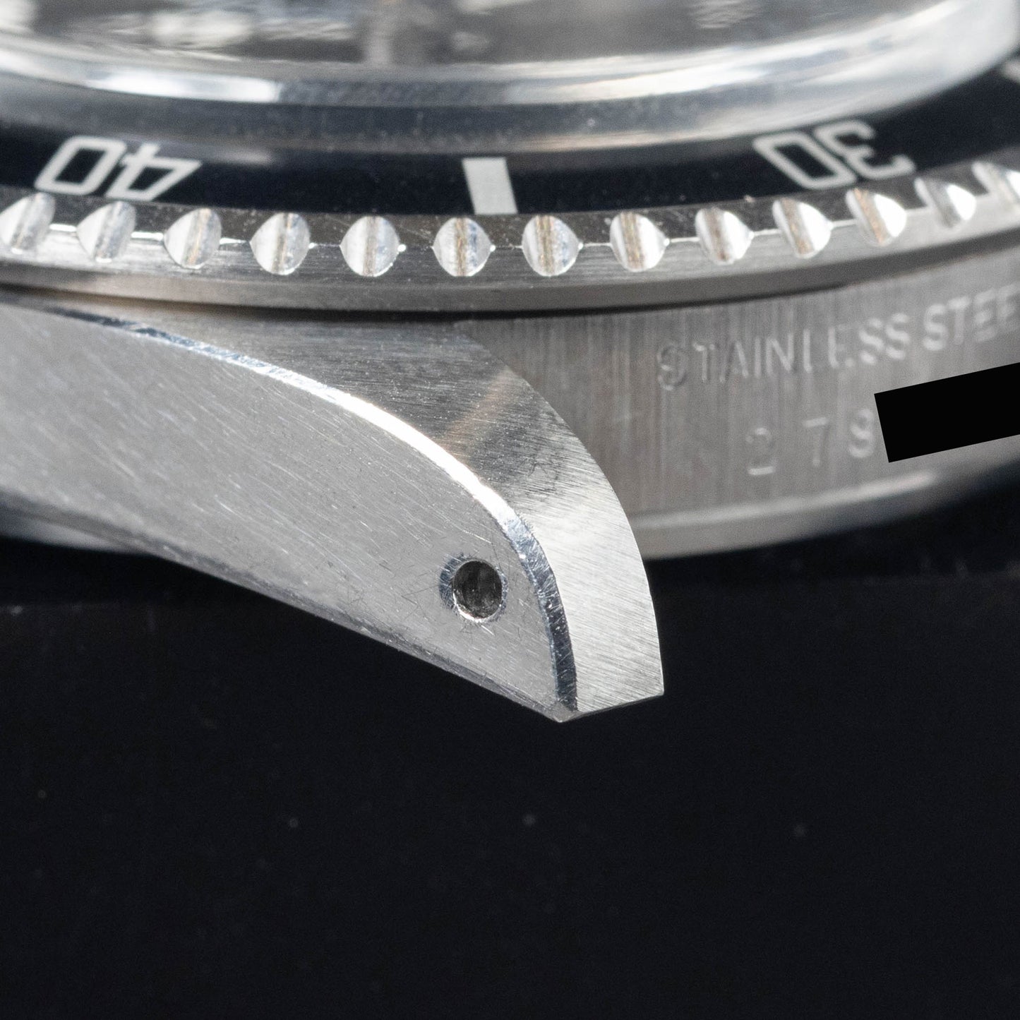 Preowned vintage Tudor Submariner 79090 Black 39mm 1989 | Crown Vintage Watches