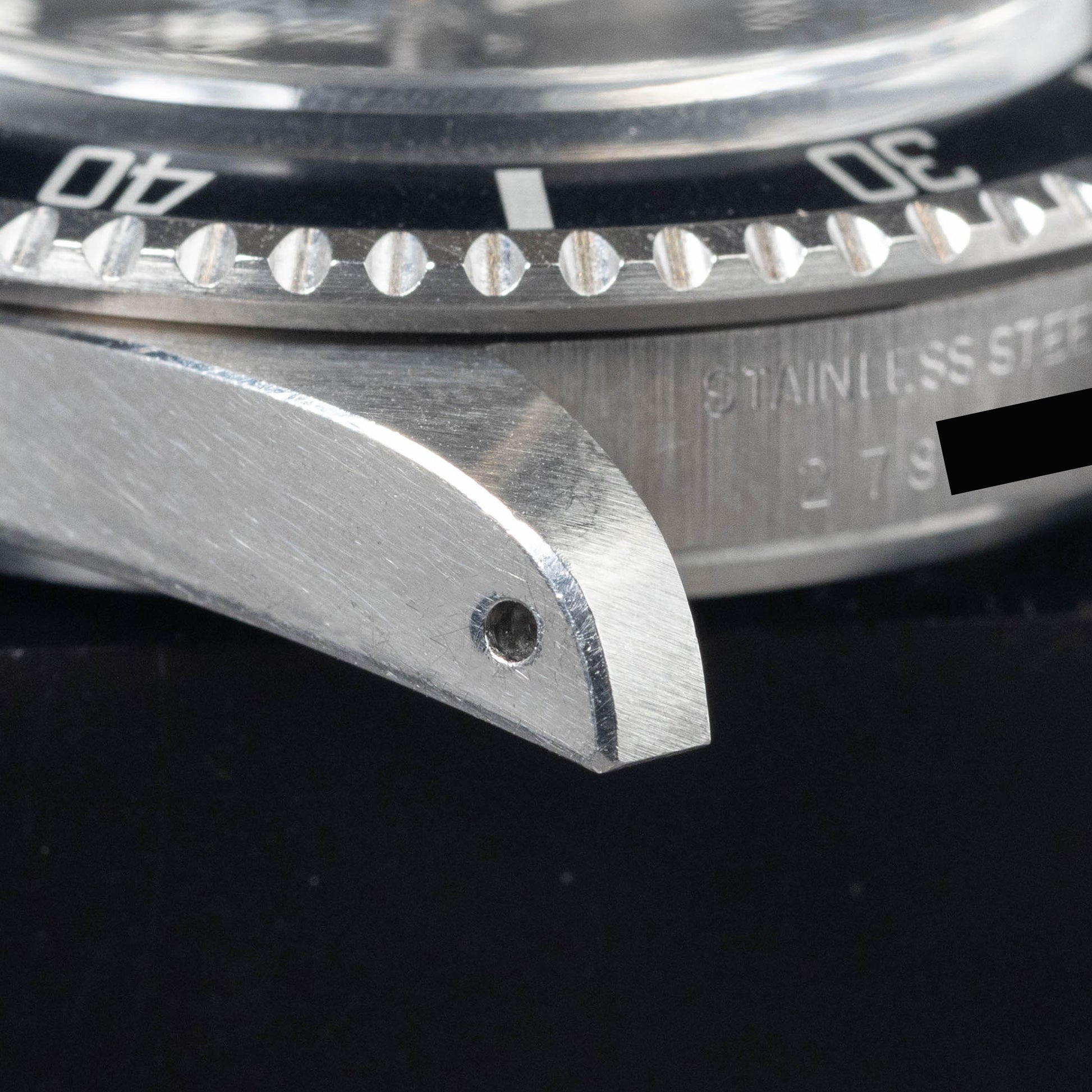 Preowned vintage Tudor Submariner 79090 Black 39mm 1989 | Crown Vintage Watches