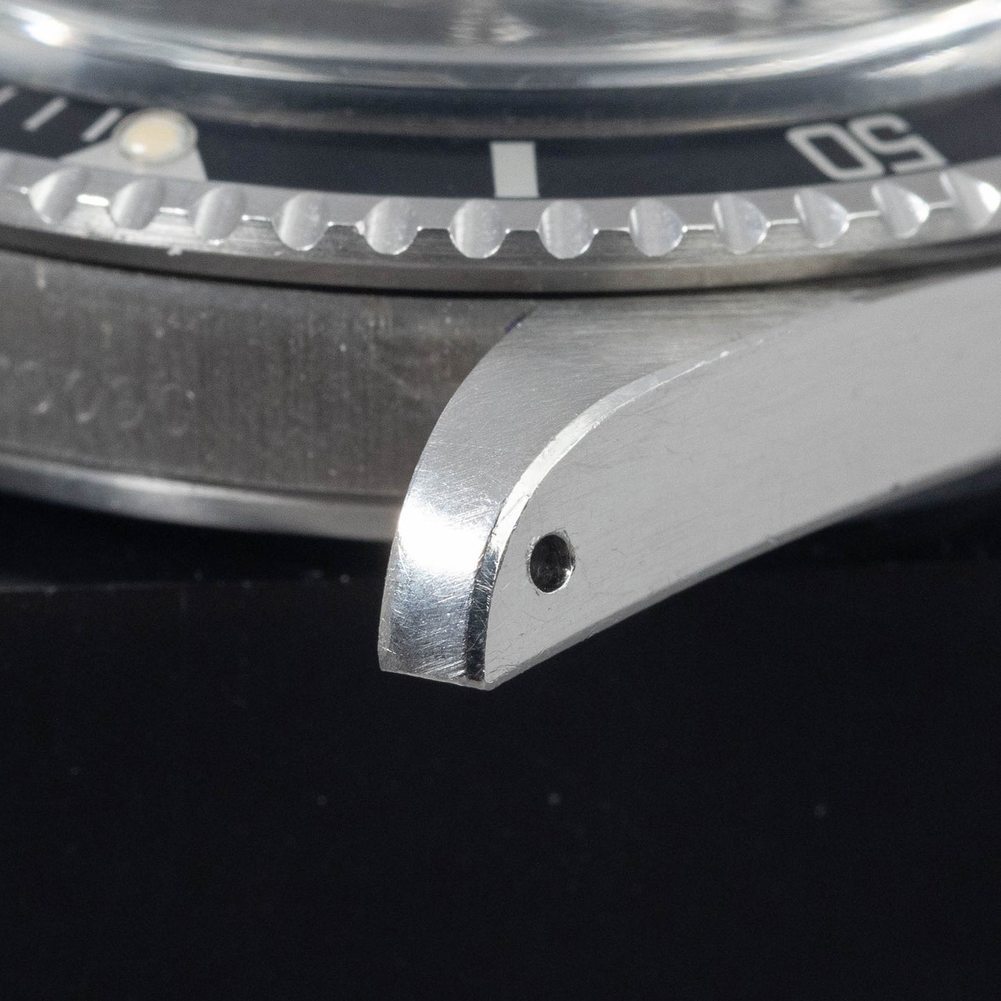 Preowned vintage Tudor Submariner 79090 Black 39mm 1989 | Crown Vintage Watches