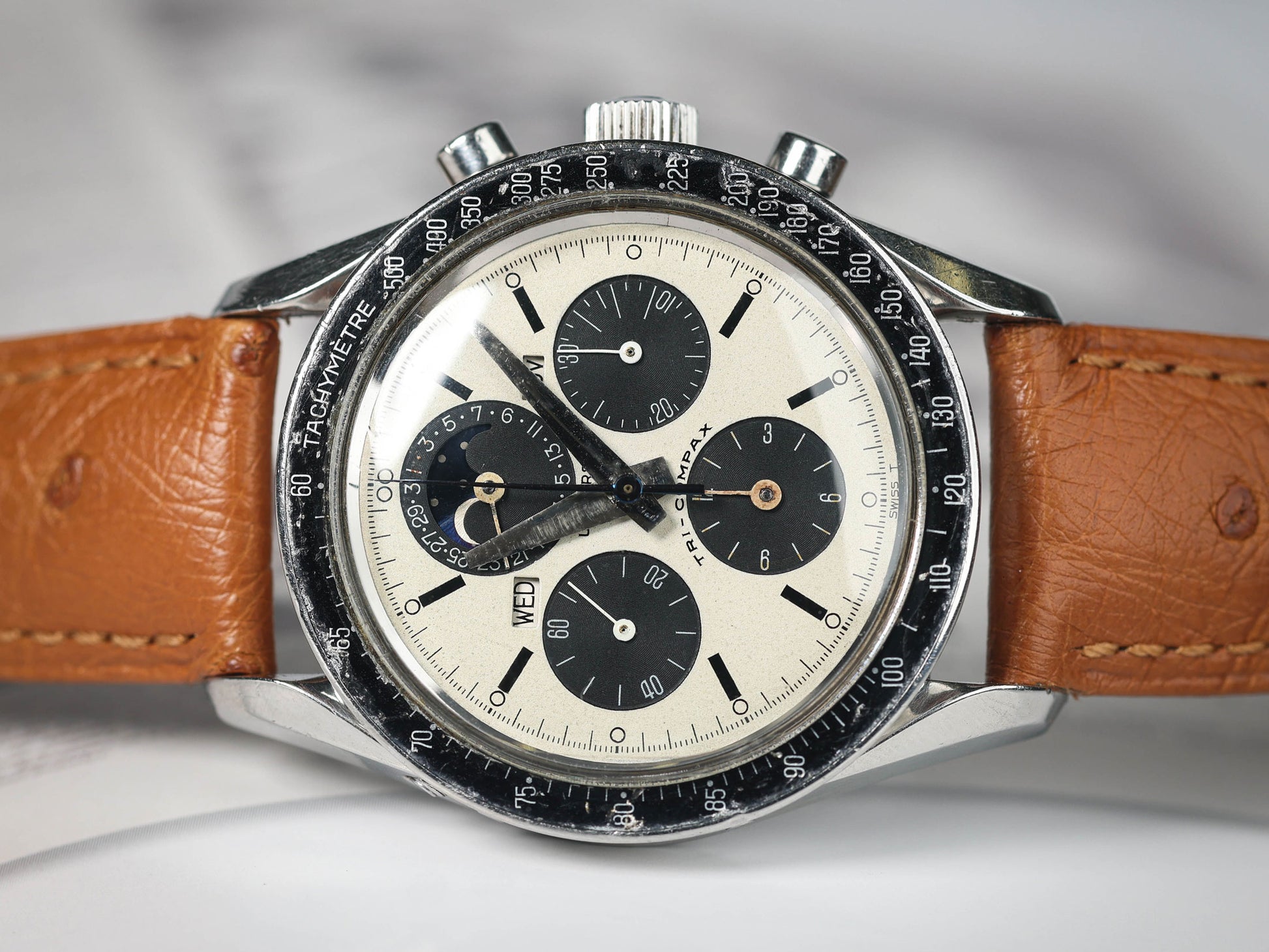 Preowned vintage  Universal Genève Tri Compax 881101/01 'Eric Clapton' 37mm 1960s | Crown Vintage Watches