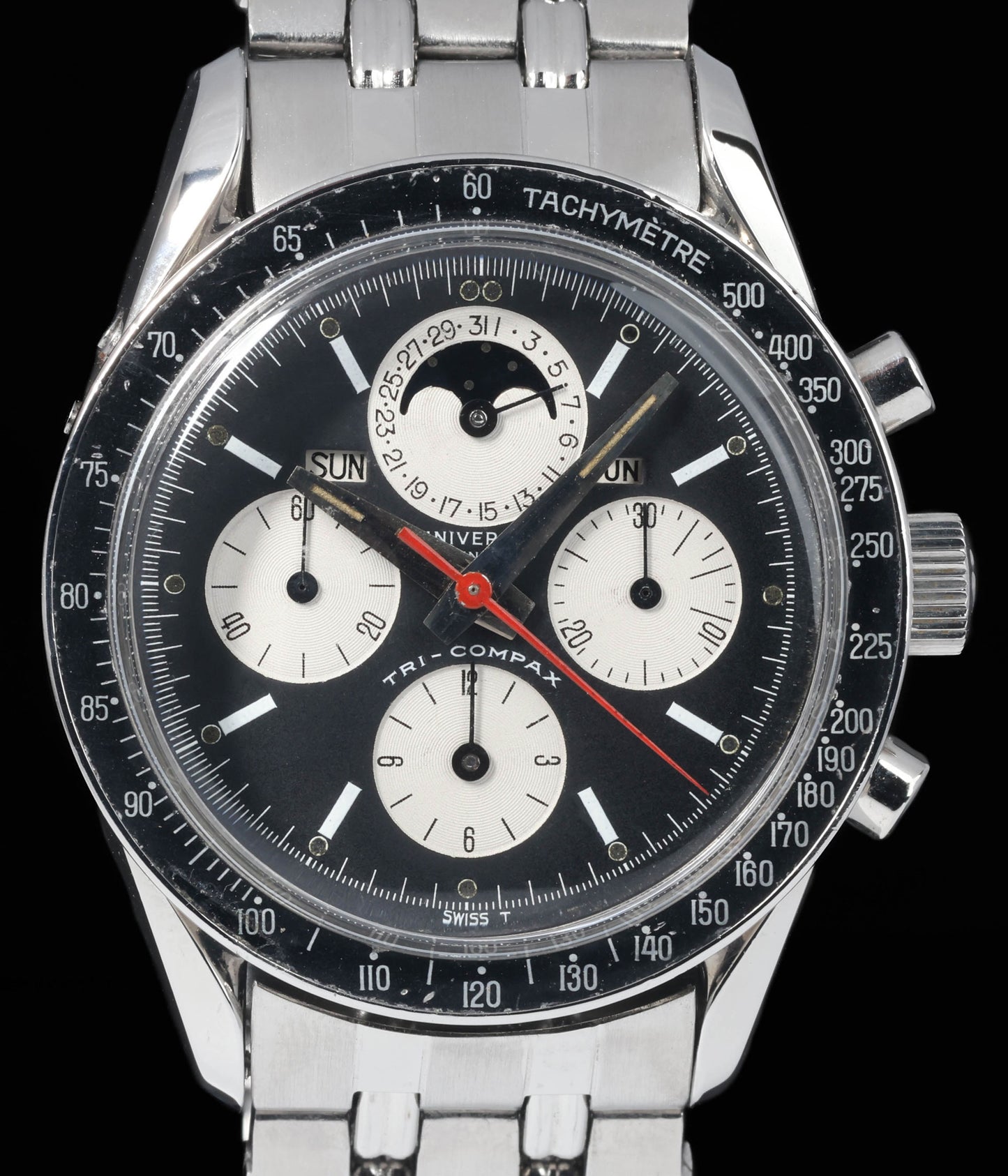 Preowned vintage Universal Genève Tri Compax 881101/02 'Evil Clapton' 37mm 1967 | Crown Vintage Watches