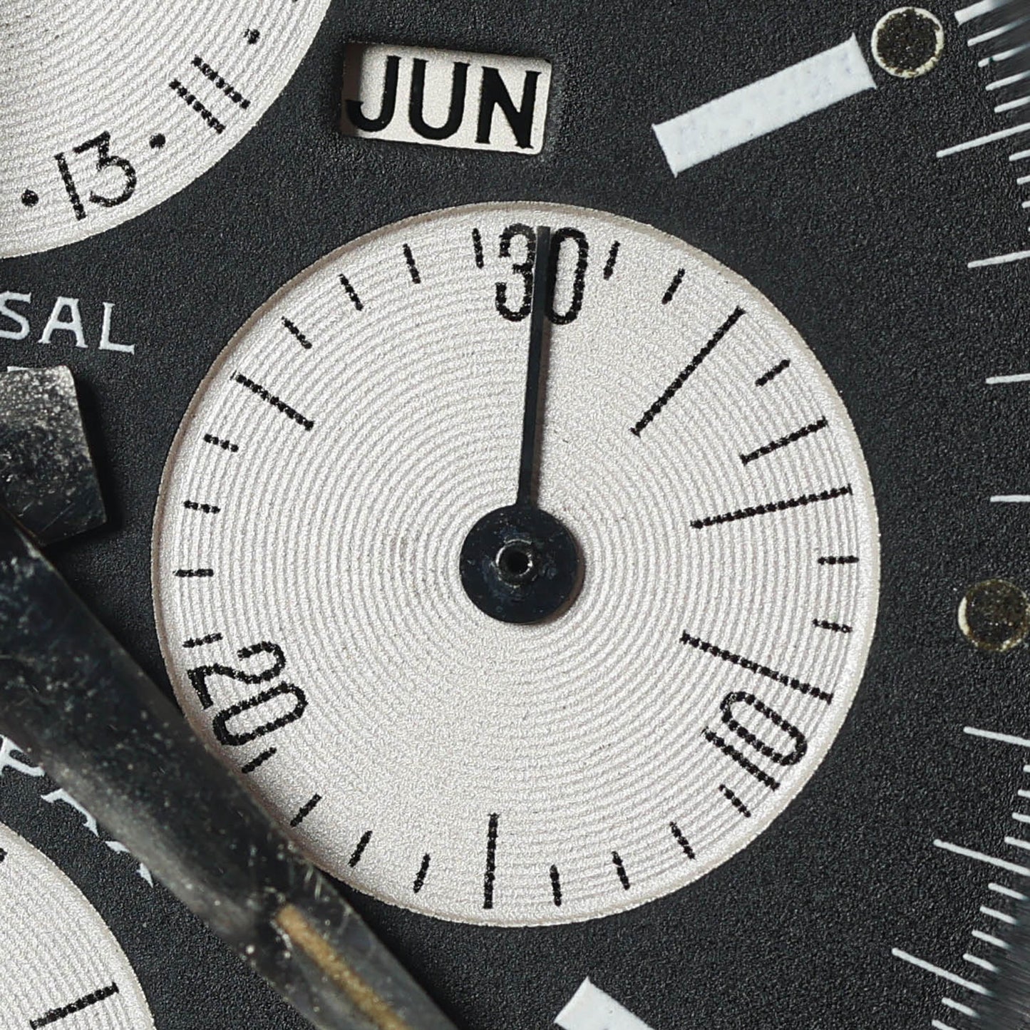 Preowned vintage Universal Genève Tri Compax 881101/02 'Evil Clapton' 37mm 1967 | Crown Vintage Watches