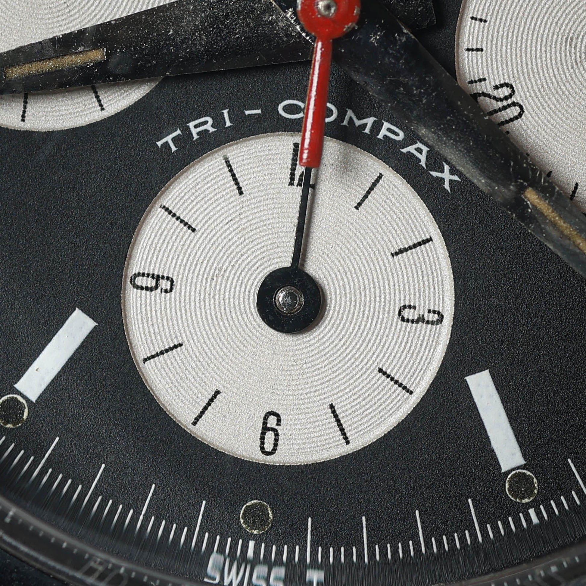 Preowned vintage Universal Genève Tri Compax 881101/02 'Evil Clapton' 37mm 1967 | Crown Vintage Watches