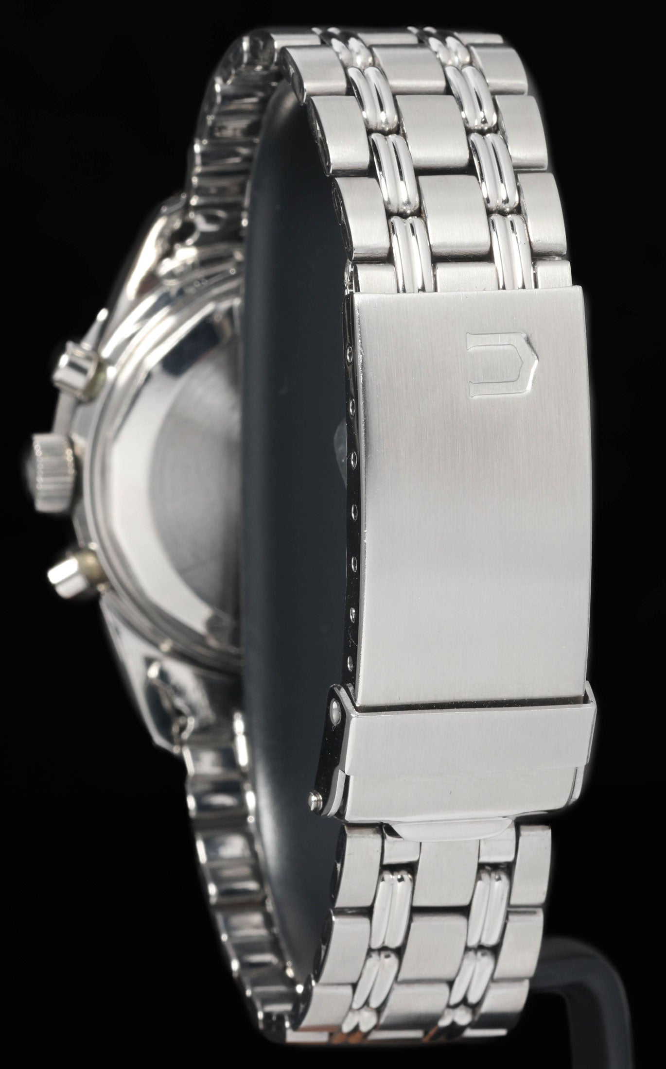 Preowned vintage Universal Genève Tri Compax 881101/02 'Evil Clapton' 37mm 1967 | Crown Vintage Watches