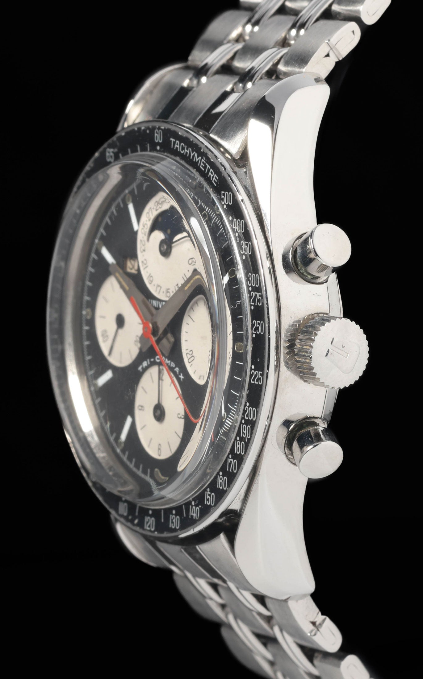 Preowned vintage Universal Genève Tri Compax 881101/02 'Evil Clapton' 37mm 1967 | Crown Vintage Watches