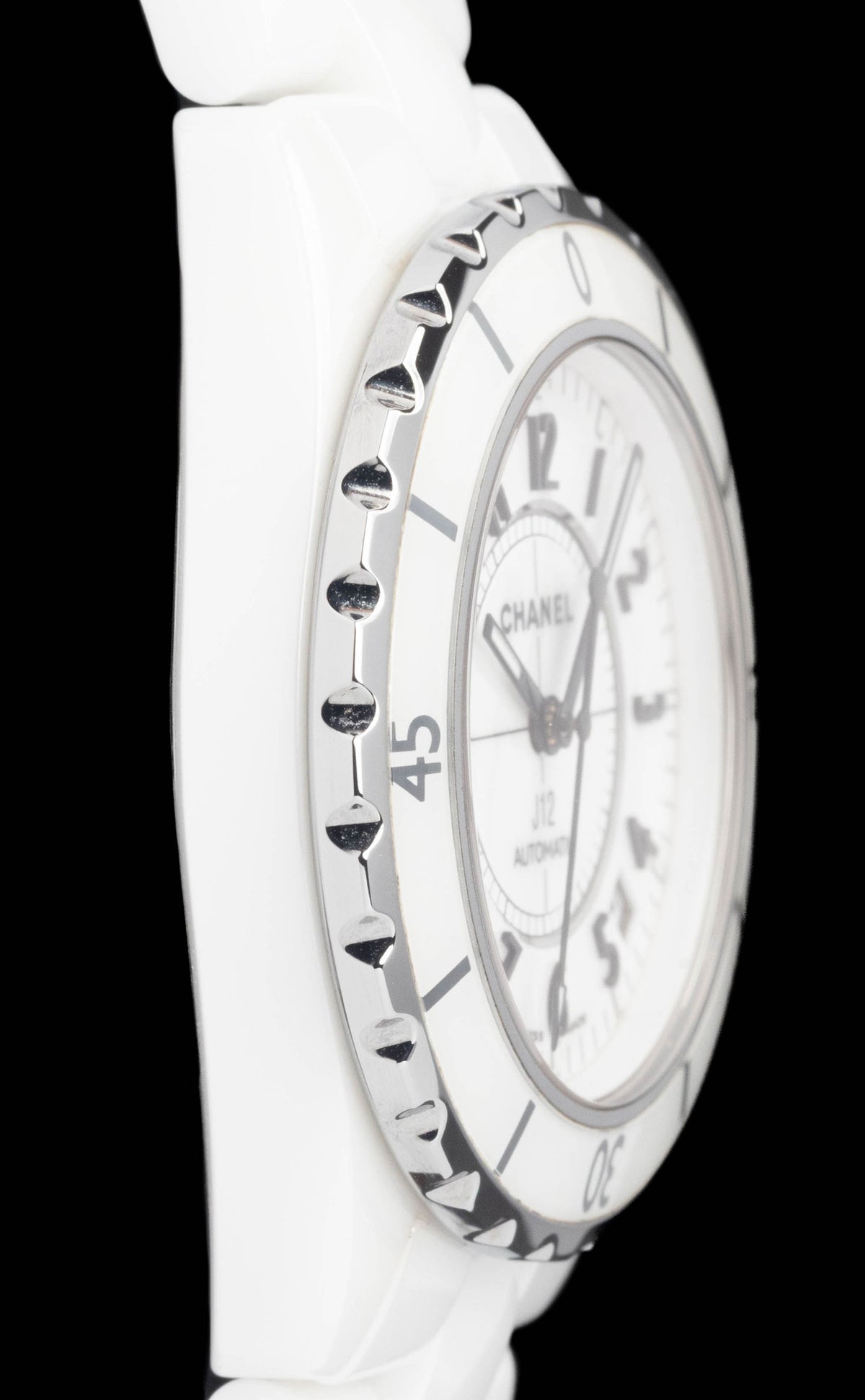 Preowned vintage Chanel J12 H0970 38mm 2009 Box & Papers | Crown Vintage Watches
