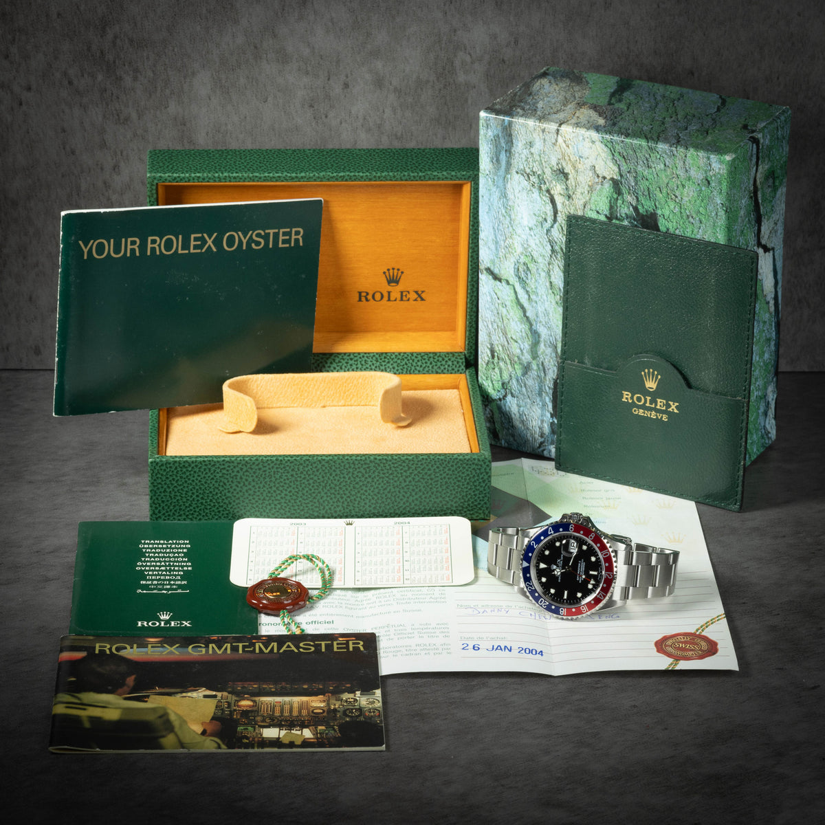 Preowned vintage Rolex GMT Master II 16710 Pepsi 40MM 2002 Box & Papers | Crown Vintage Watches