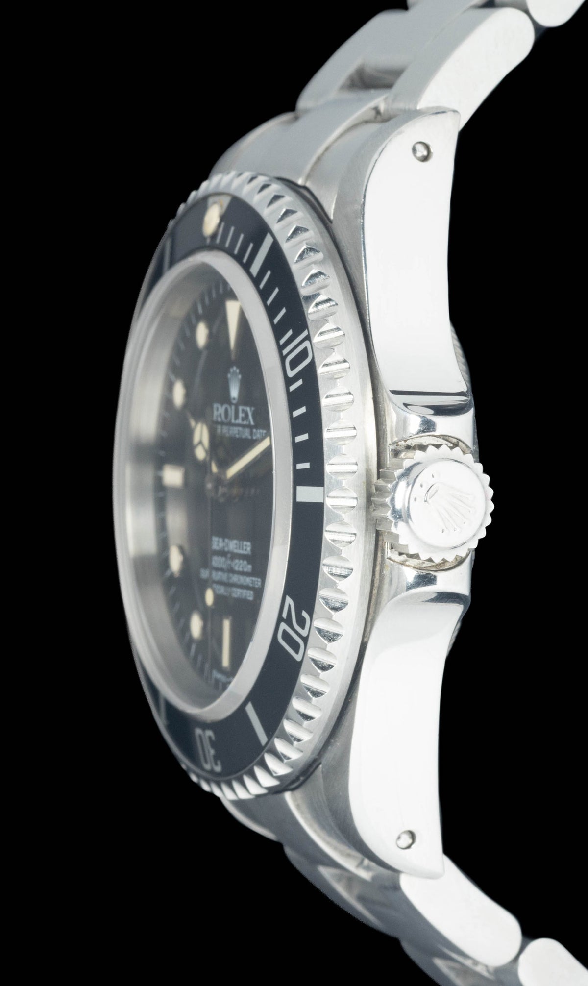 Preowned vintage Rolex Sea-Dweller 16600 40mm 1995 Box & Papers | Crown Vintage Watches