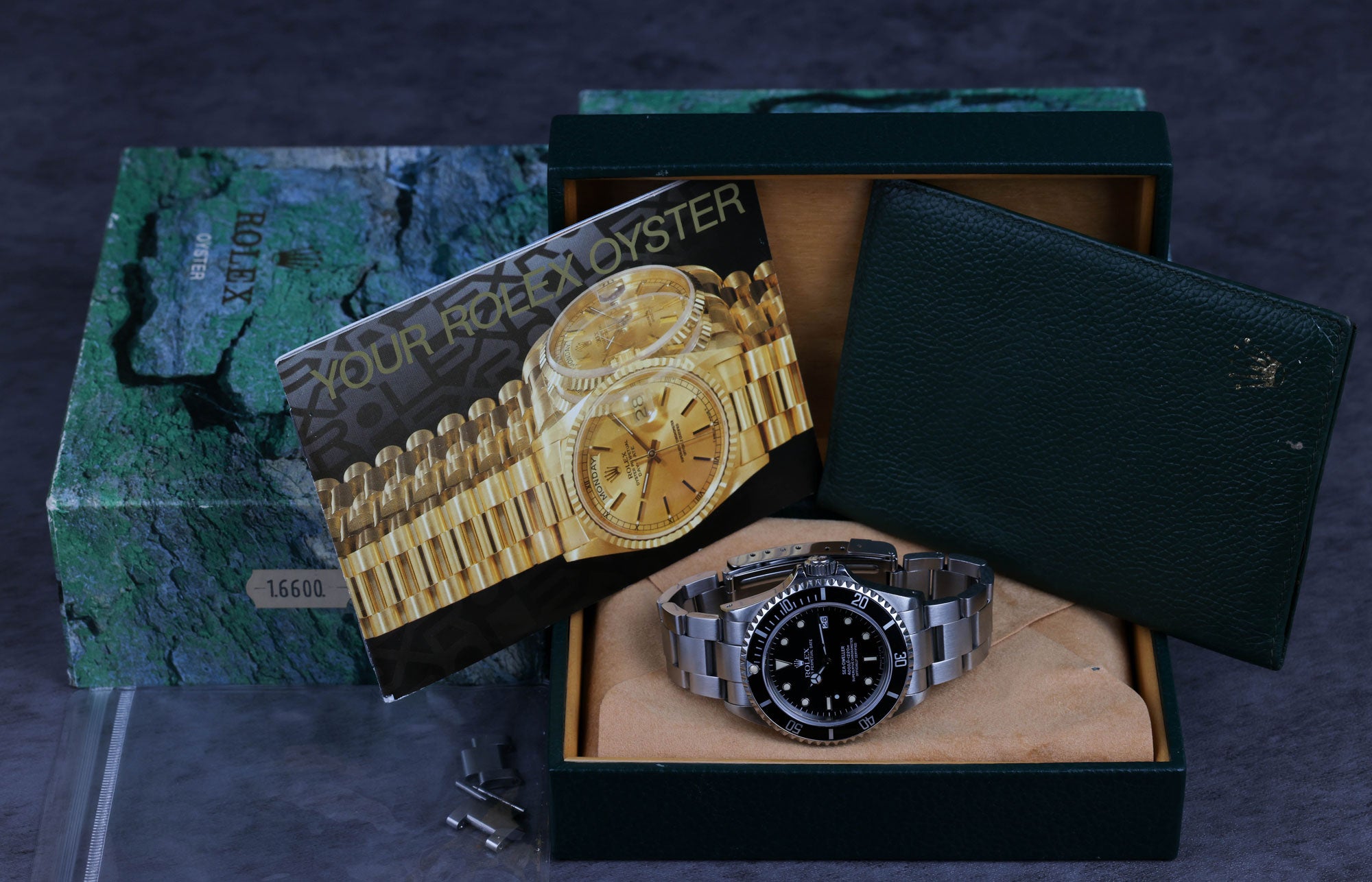 Rolex Sea-Dweller 16600 40mm Black Tritium 1991 | Crown Vintage